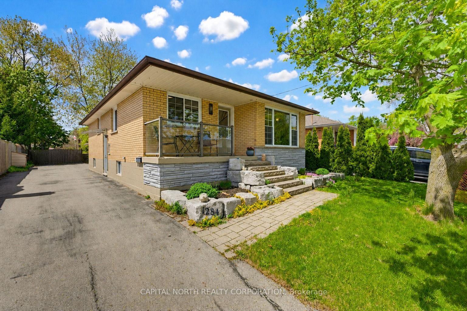 1284 Hertel Crescent — photo 1