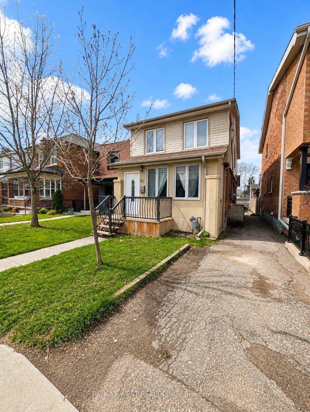 112 Silverthorn Avenue — photo 1