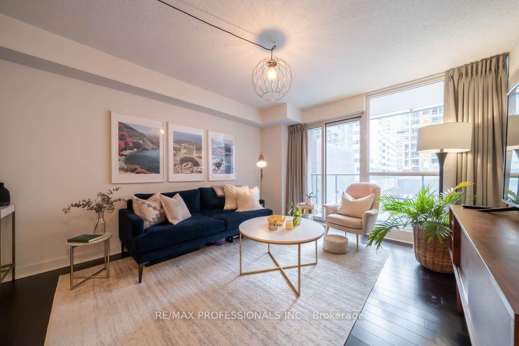 295 Adelaide Street W 415 #415 — photo 1