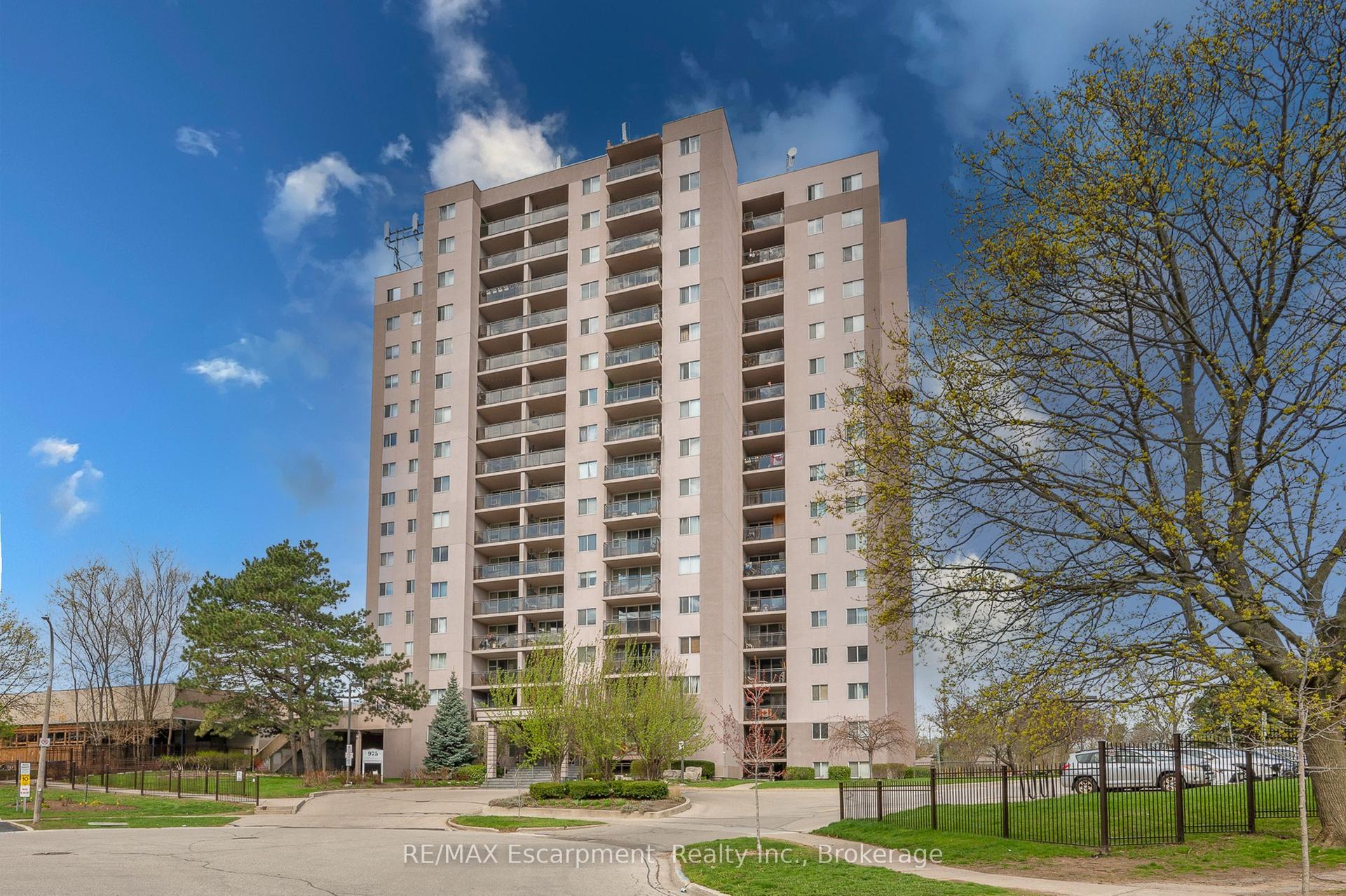 975 Warwick Court 310 #310, Burlington — Condo for sale, photo 1