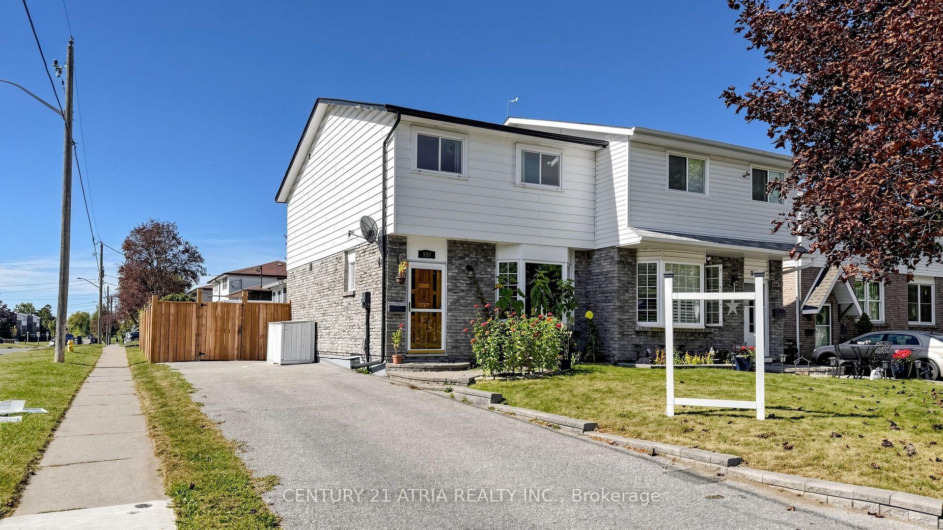 982 Renfrew Court, Oshawa — Semi-Detached for sale, photo 1