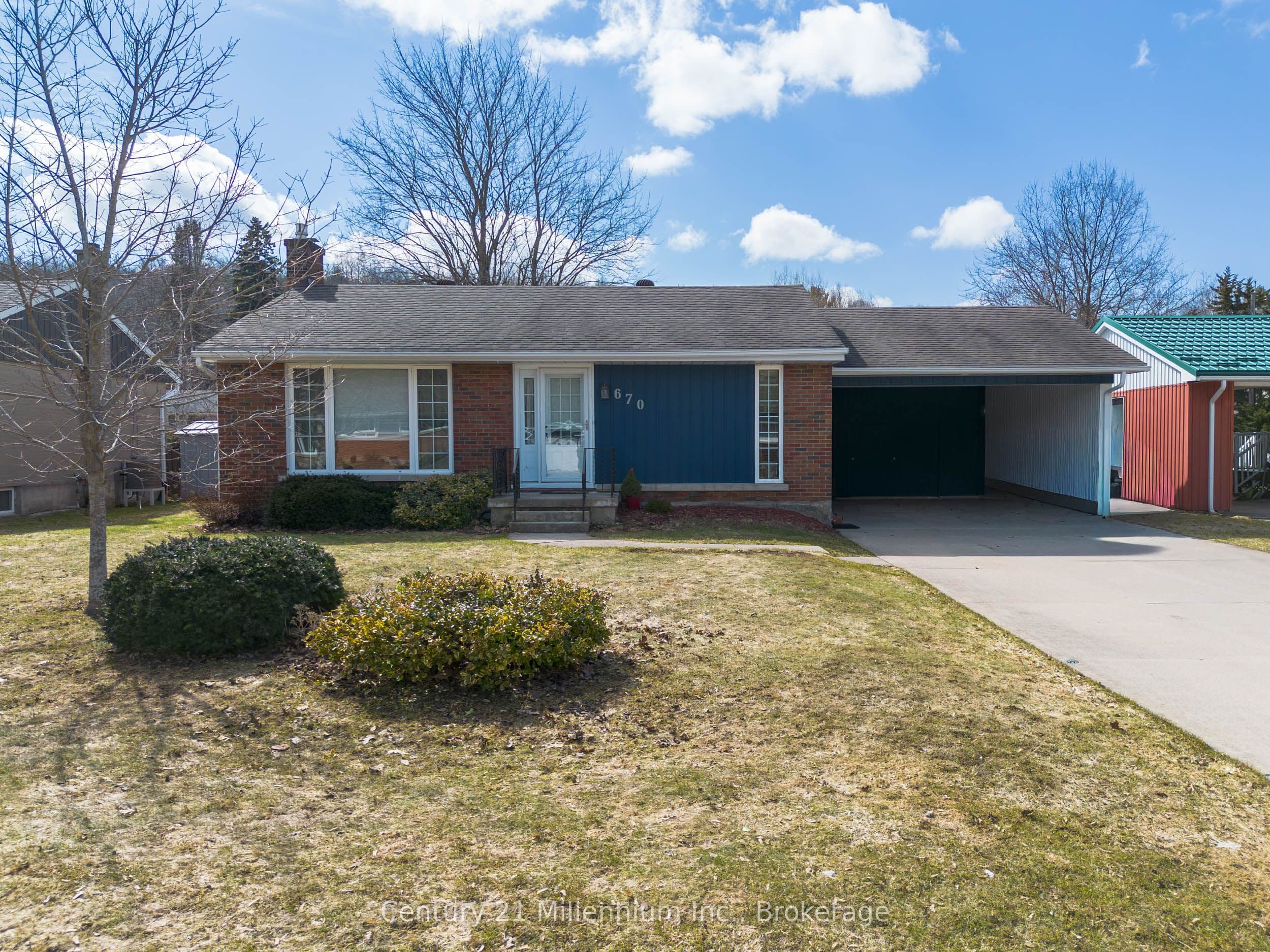 670 5th A Avenue W — photo 1