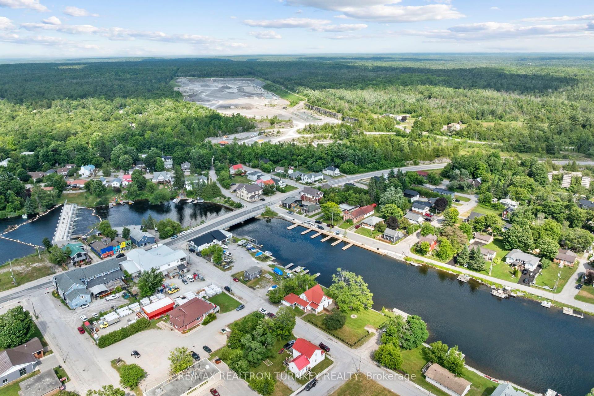 15 North Water Street — photo 1