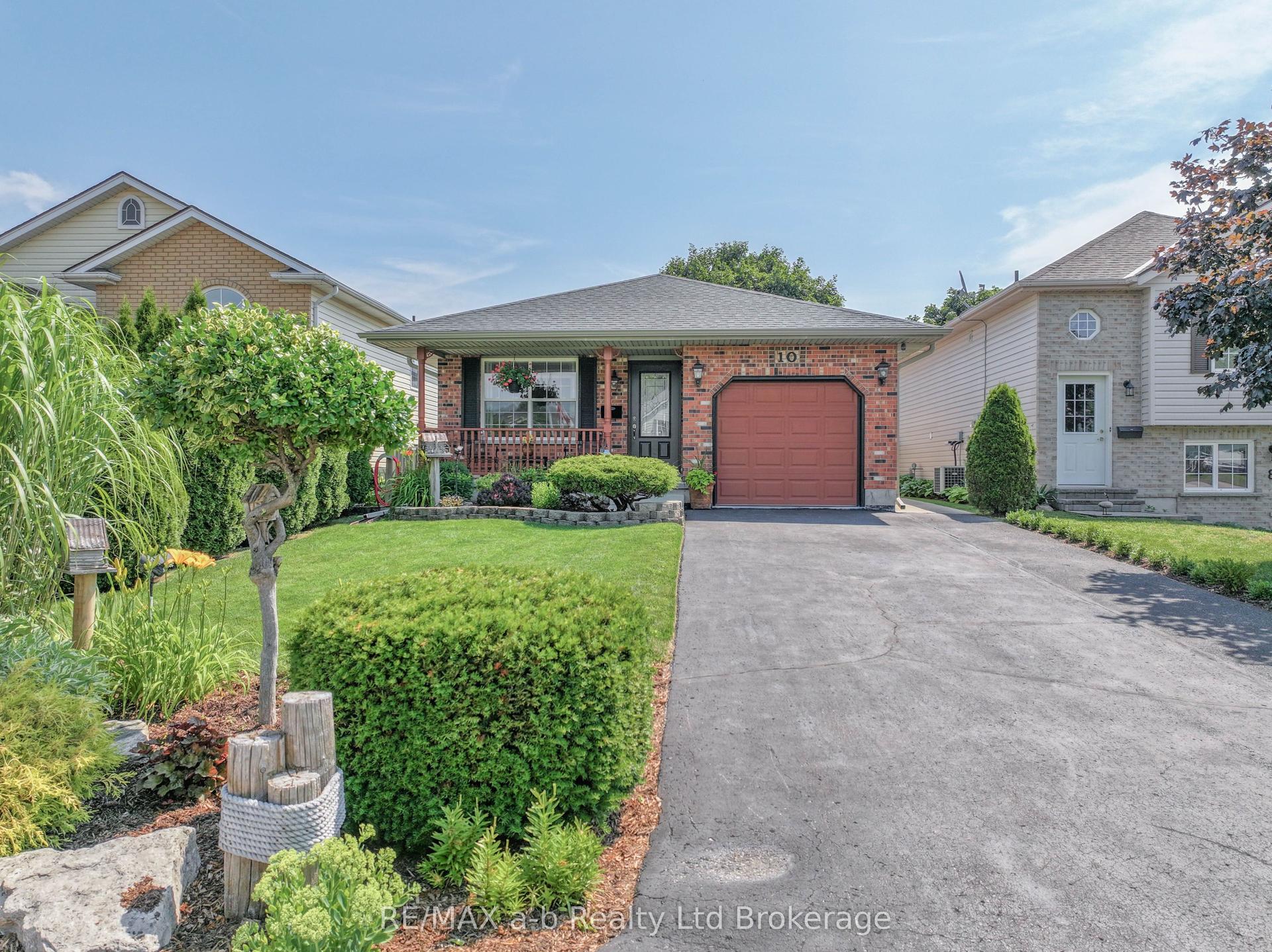 10 Peach Street, Tillsonburg — Detached for sale, photo 1