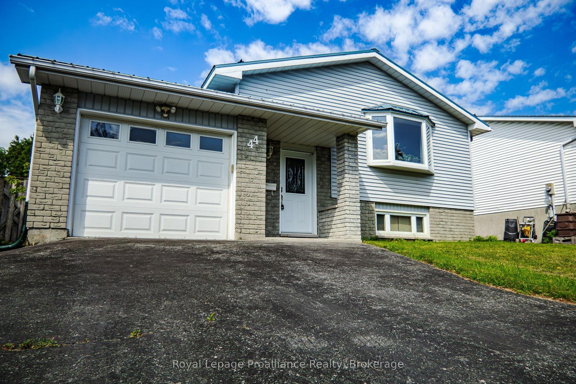 44 Ireland Drive, Quinte West — Detached for sale, photo 1