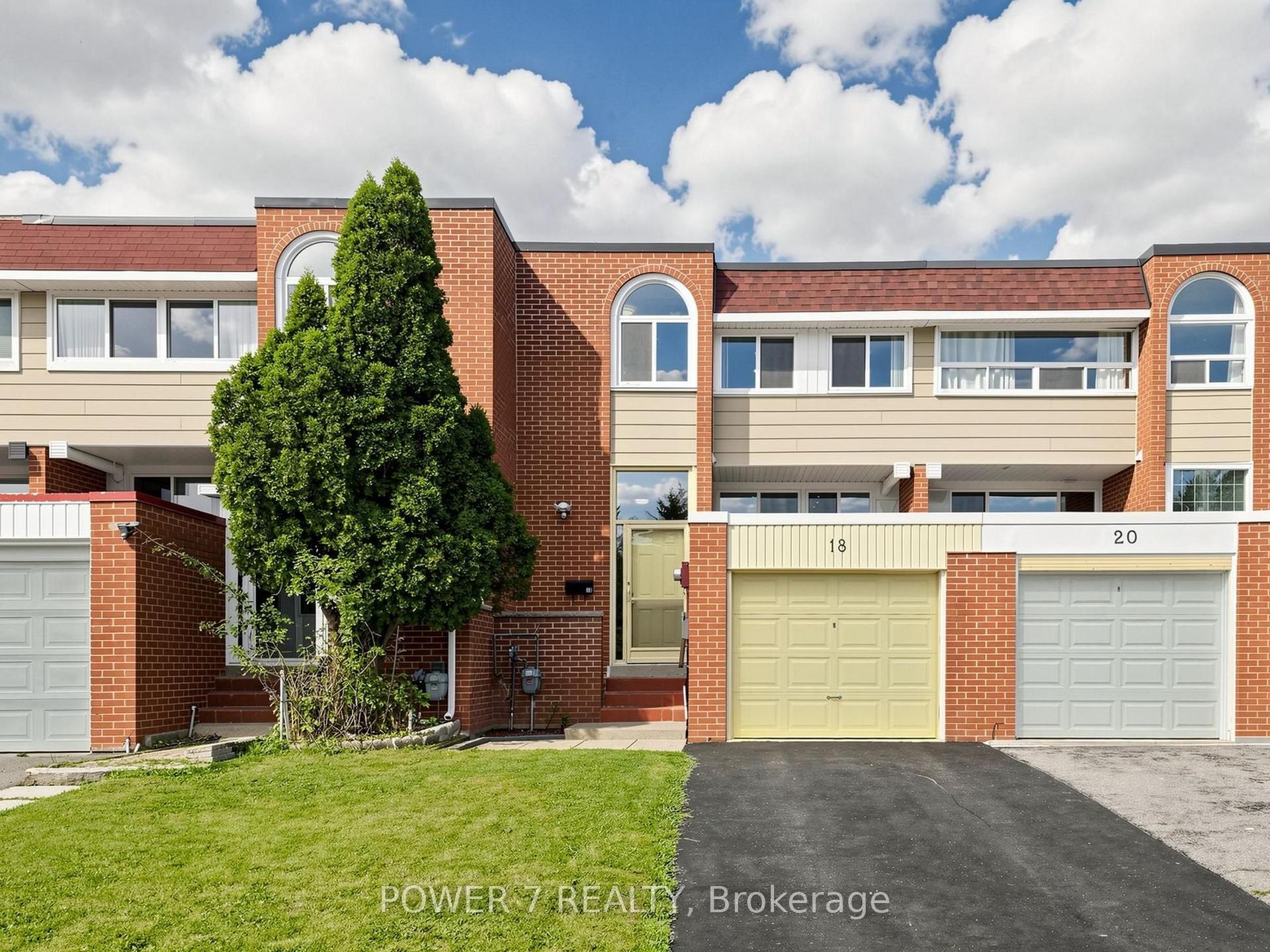 18 Sprucewood Court, Toronto — Townhouse for sale, photo 1