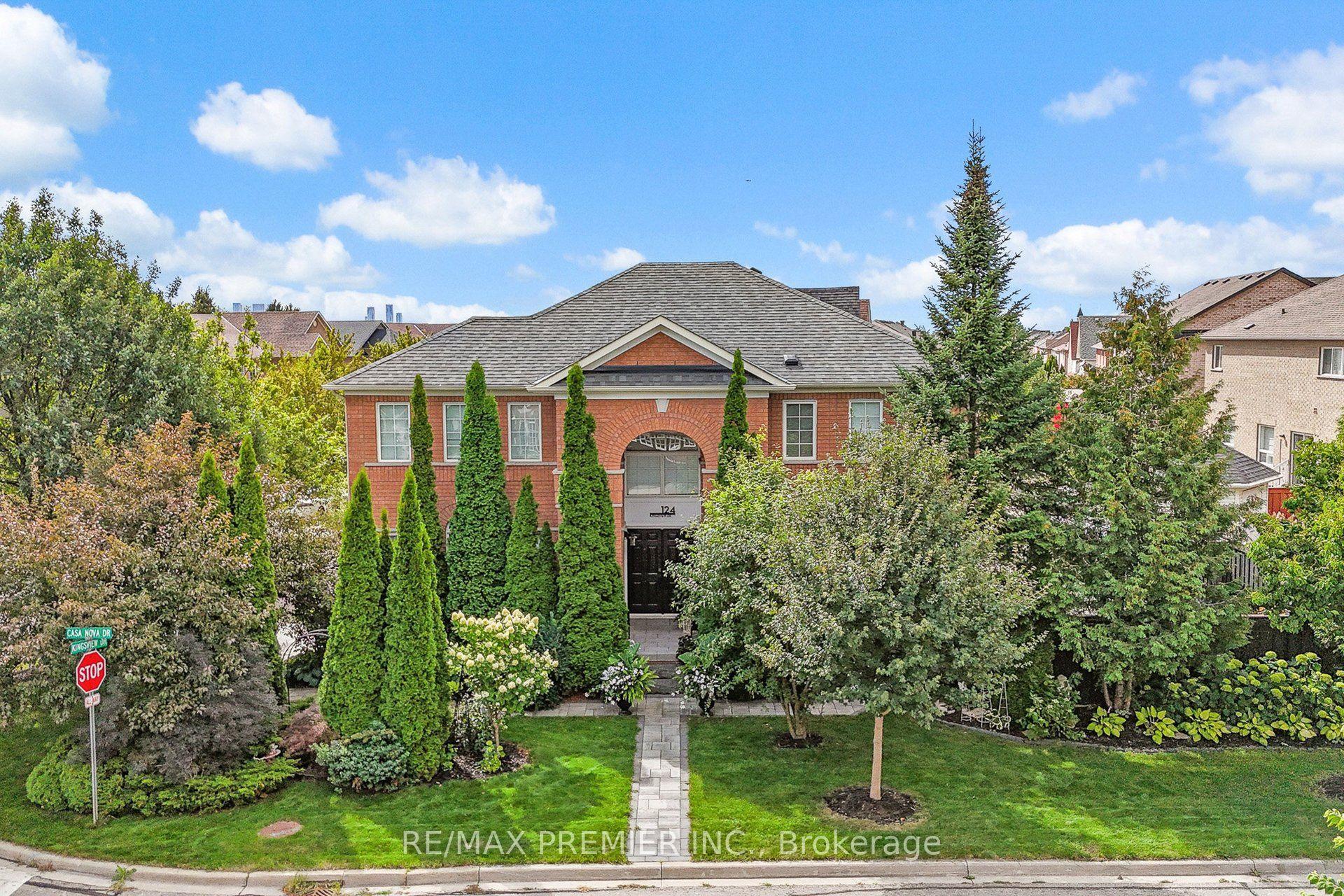 124 Kingsview Drive — photo 1