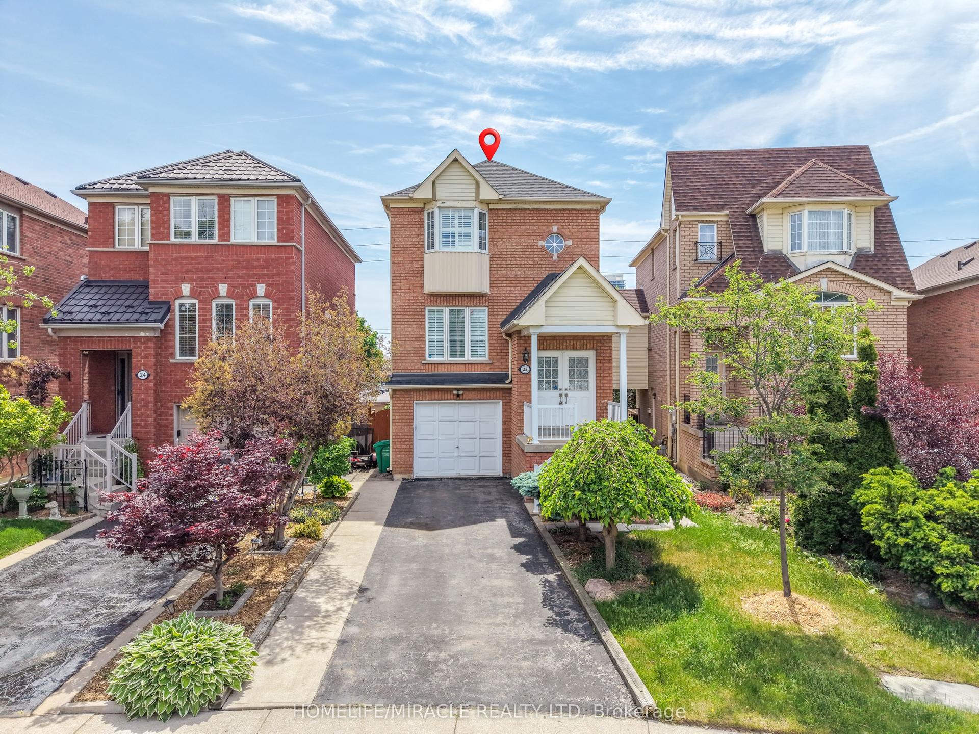 22 Domenico Crescent — photo 1