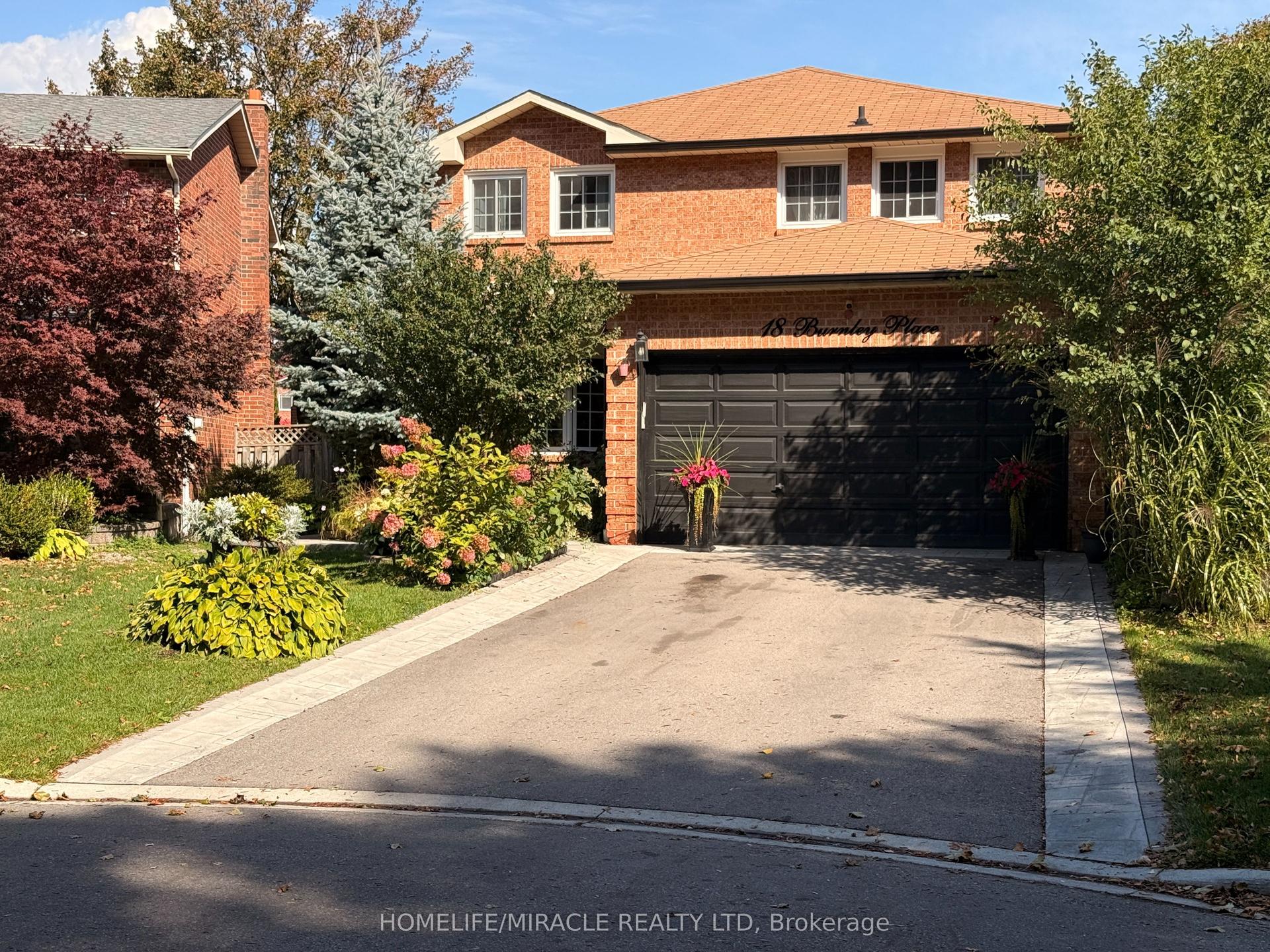 18 Burnley Place, Brampton — Detached for lease, photo 1