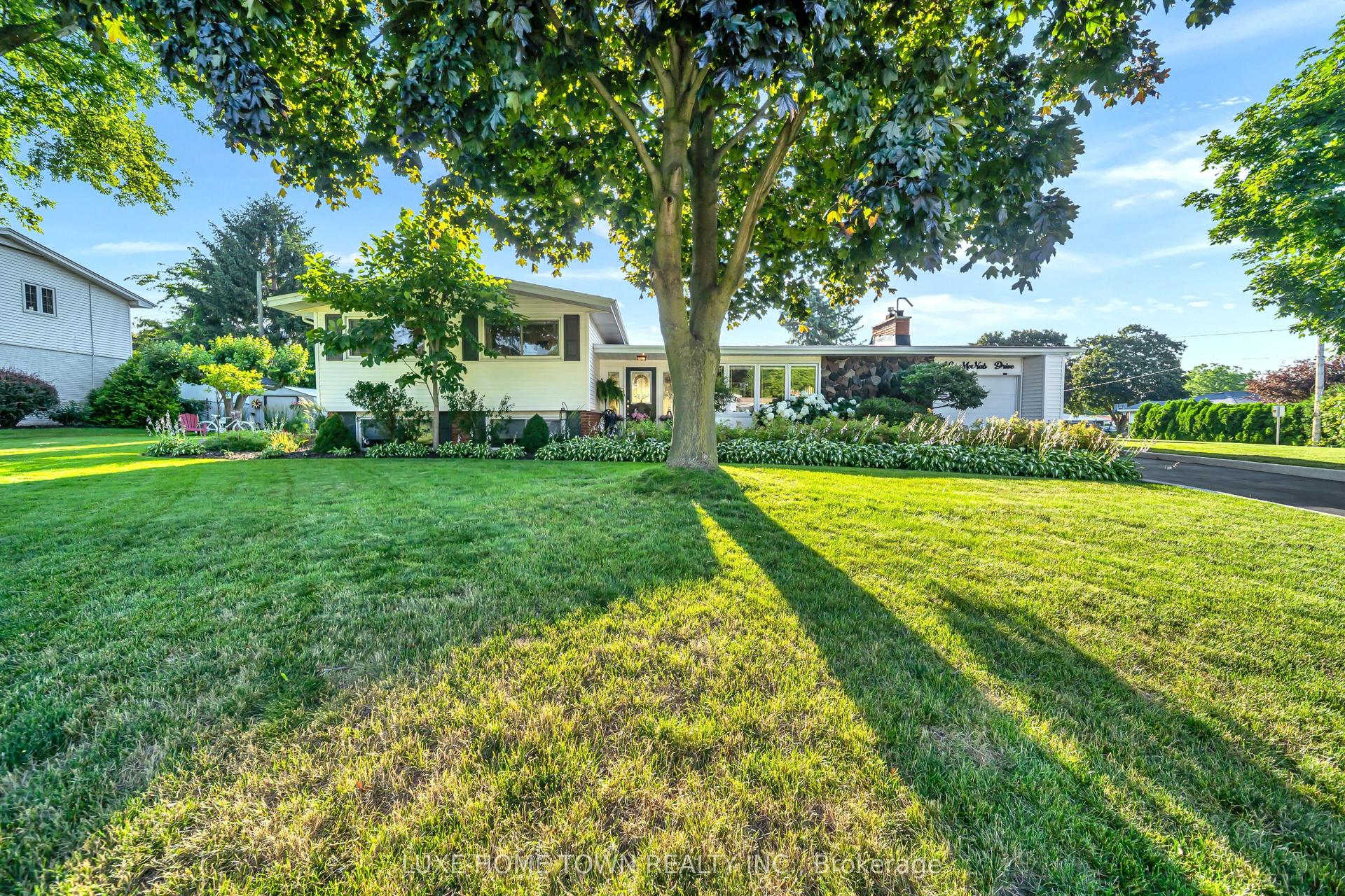 12 Mcnab Drive, Grimsby — Detached for sale, photo 1