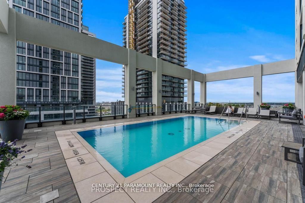 9000 Jane Street 220 #220 — photo 1
