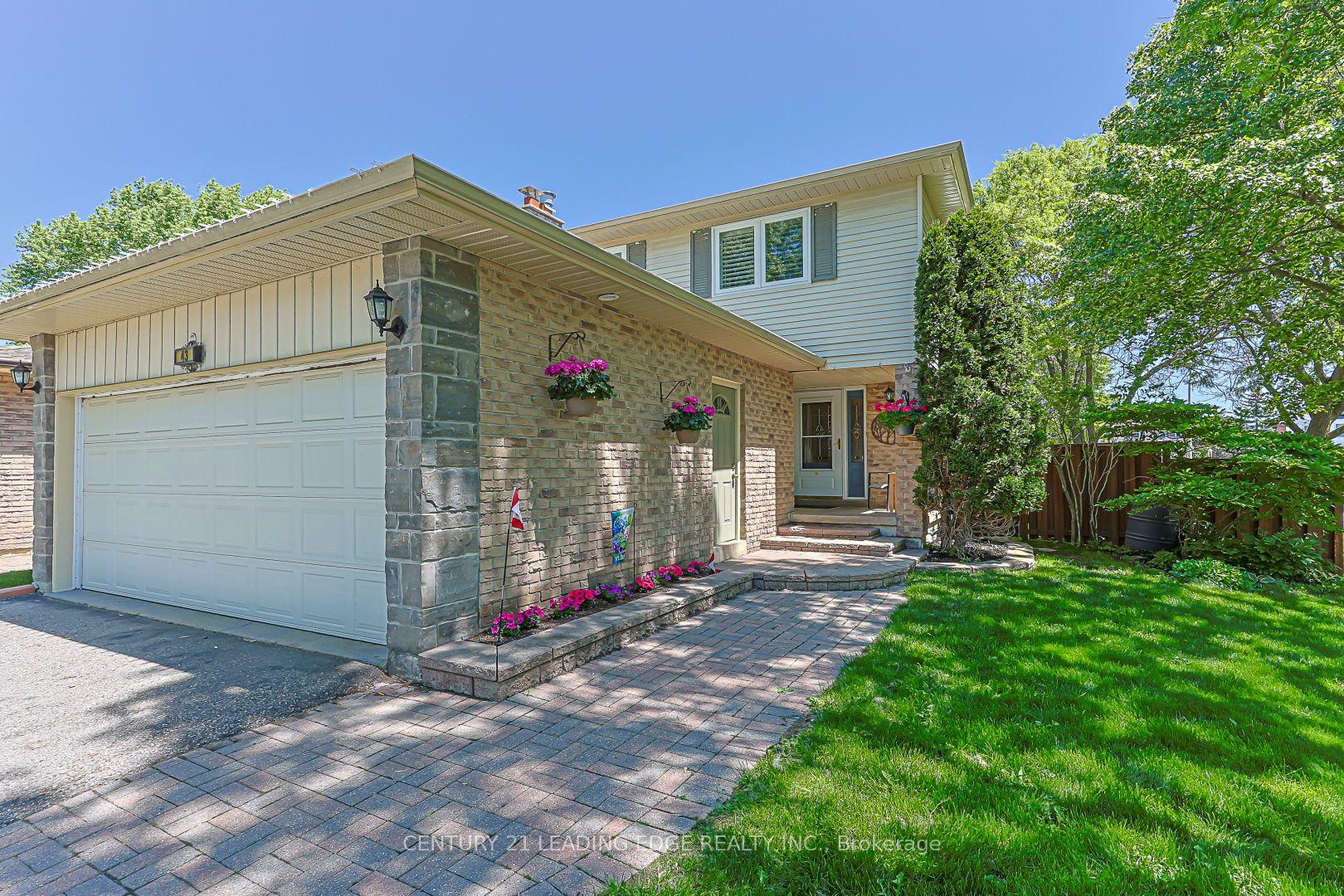 43 Bishop Crescent — photo 1