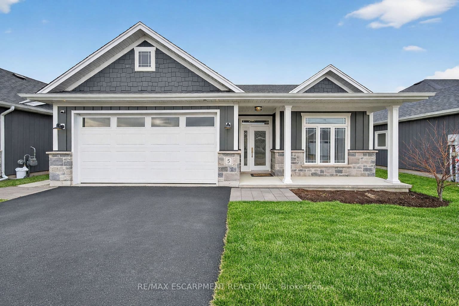 5 - 740 Main Street E — photo 1