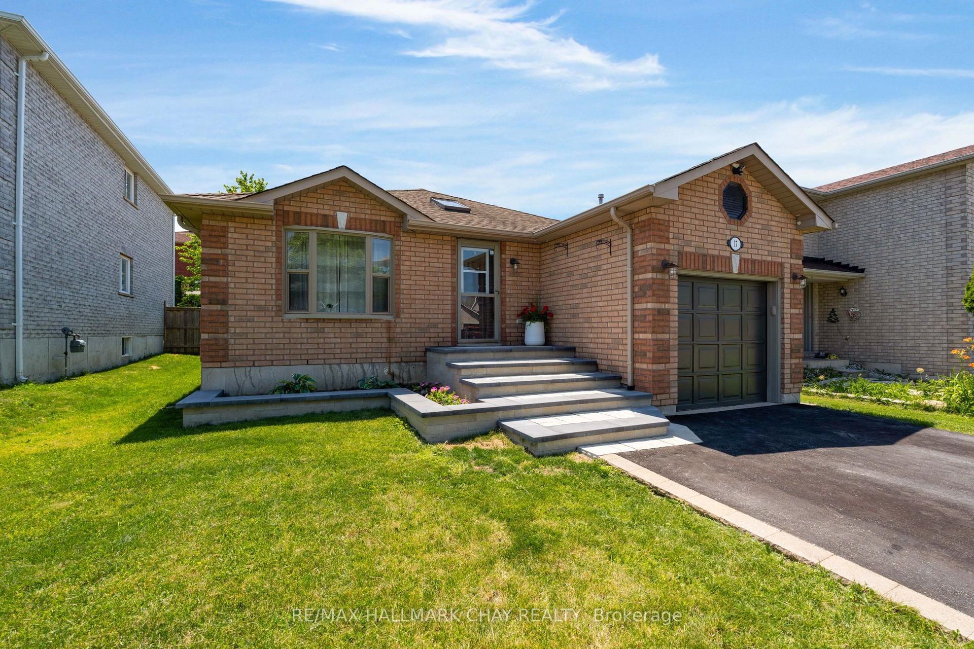 17 Benjamin Lane, Barrie — Detached for sale, photo 1