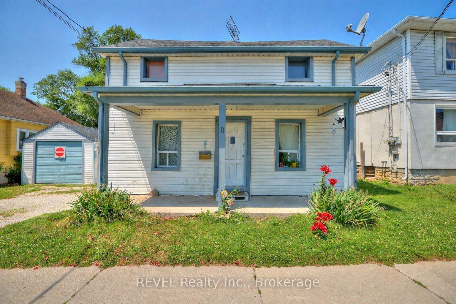 8 PELHAM Road — photo 1