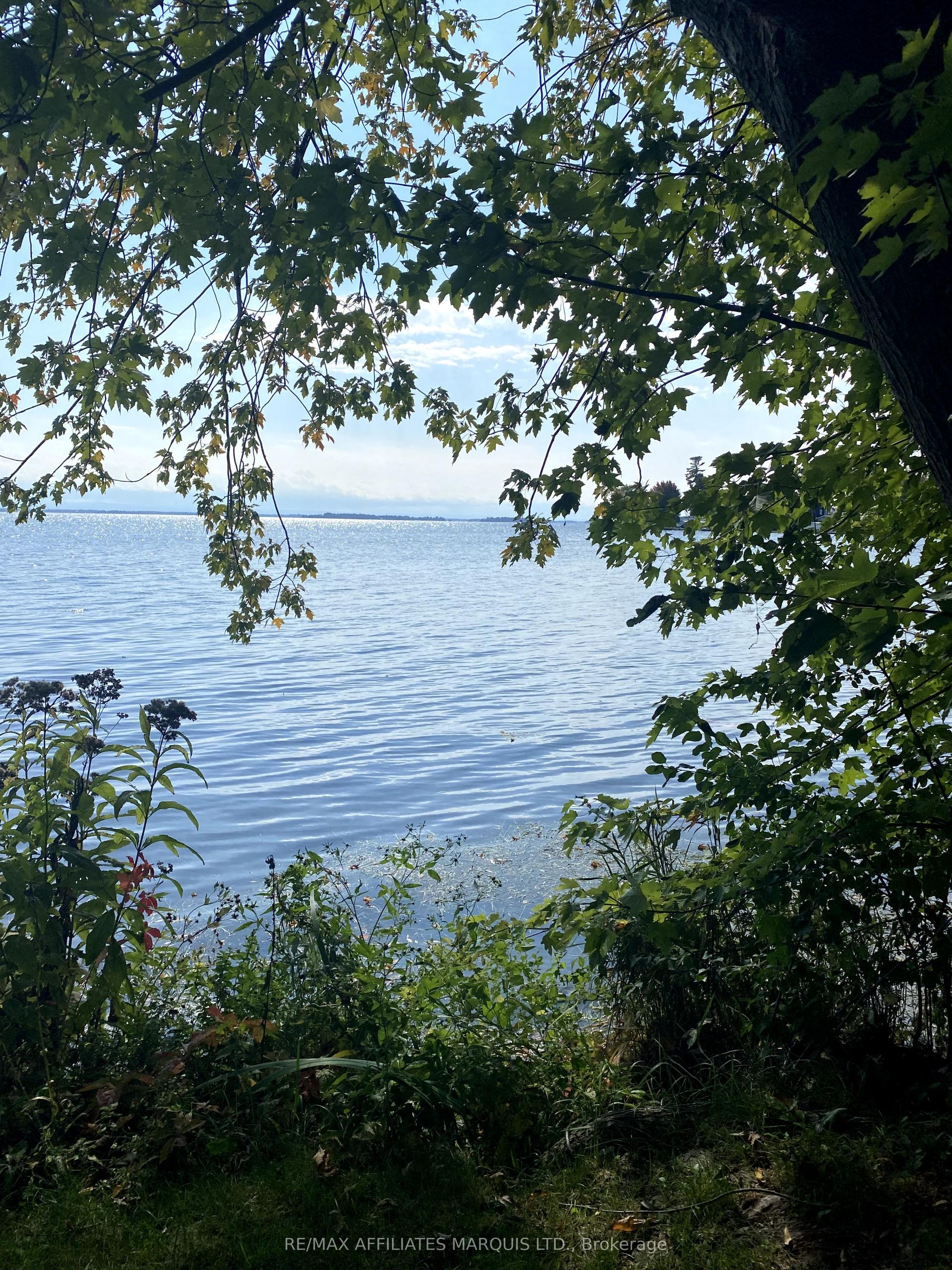 LOT Old Montreal Road E — photo 1
