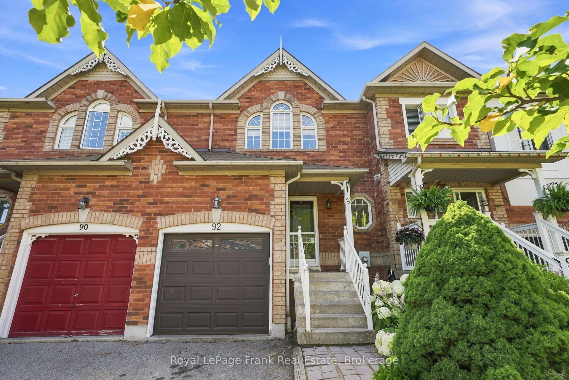 92 Tremount Street, Whitby — Townhouse for sale, photo 1