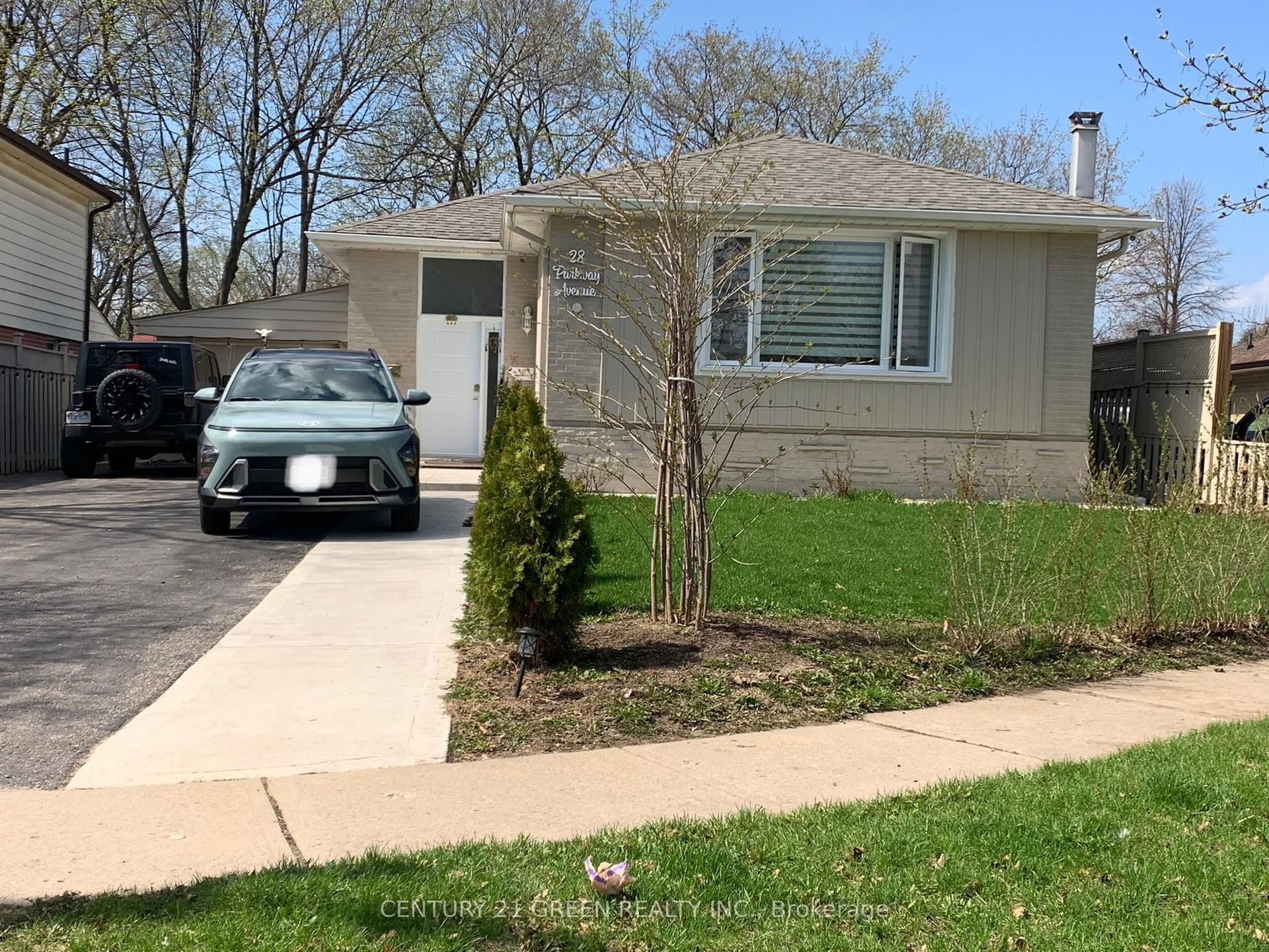 28 Parkway Avenue — photo 1