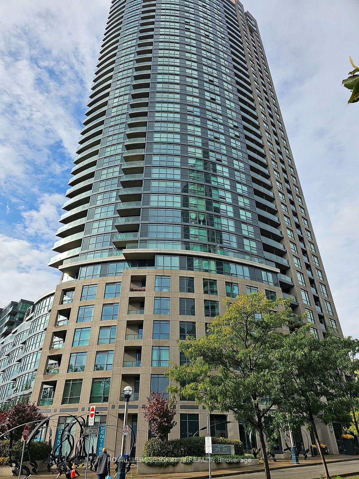 219 Fort York Boulevard 1810 #1810 — photo 1