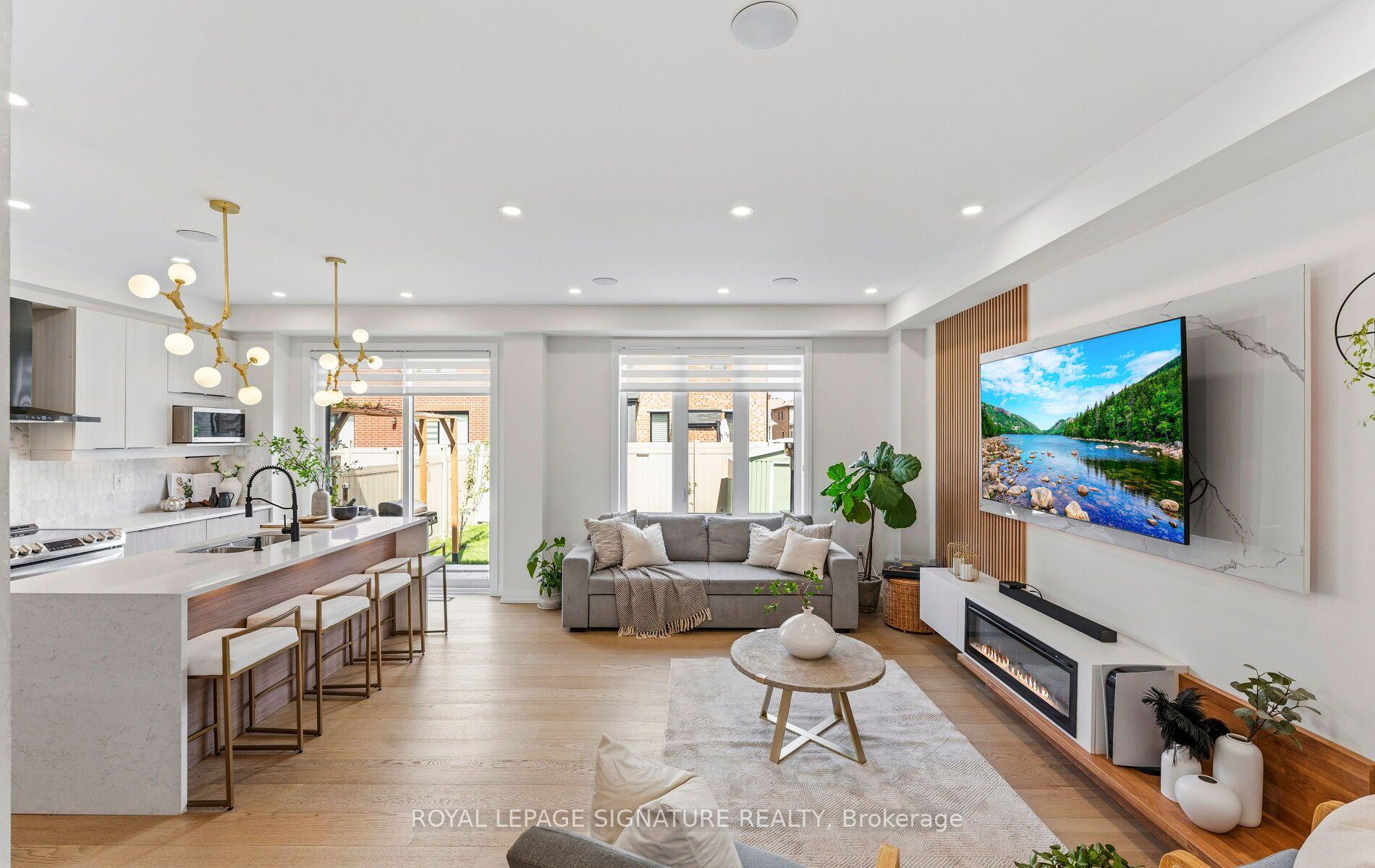 34 Broden Crescent — photo 1