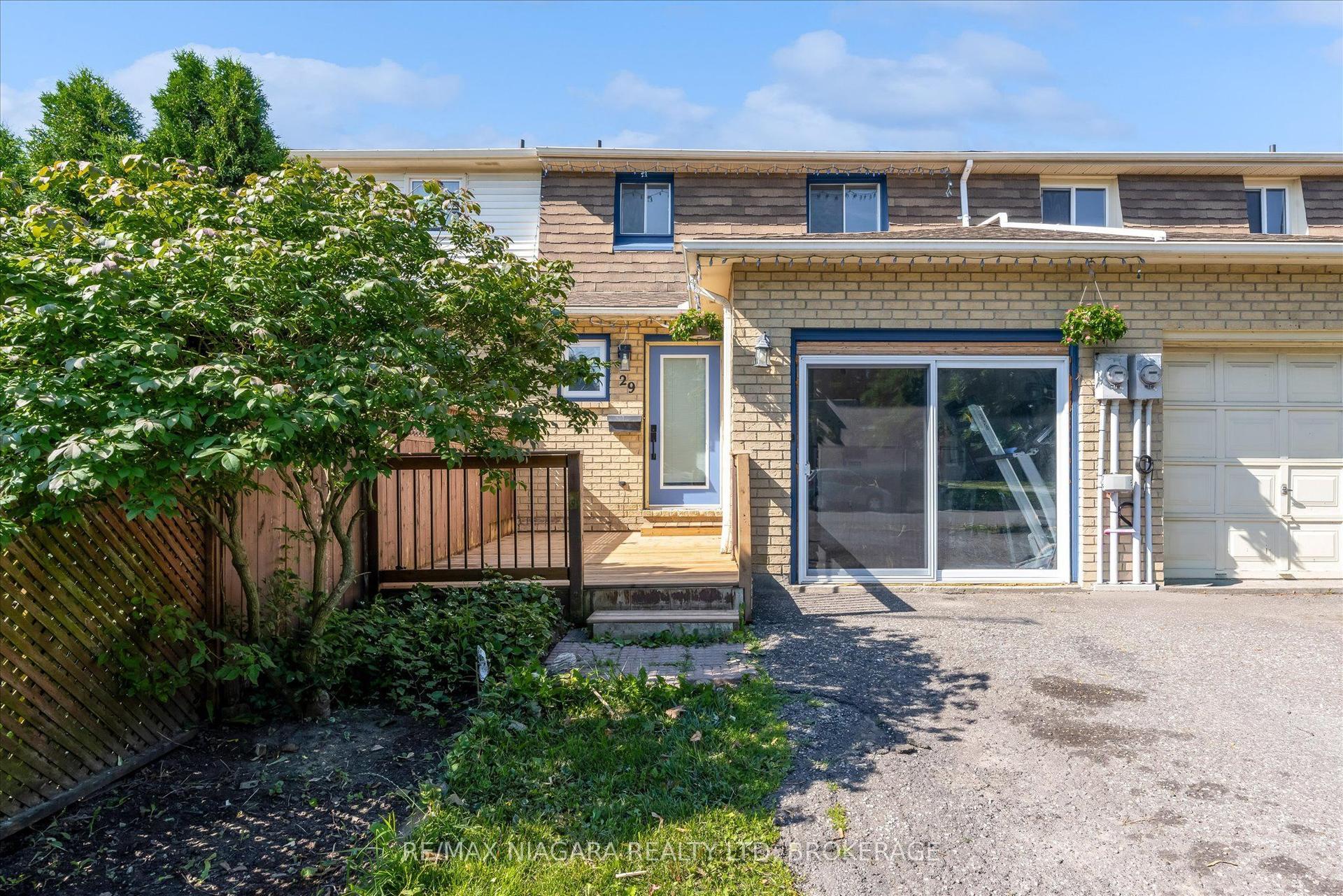 29 ROMY Crescent, Thorold — Townhouse for sale, photo 1