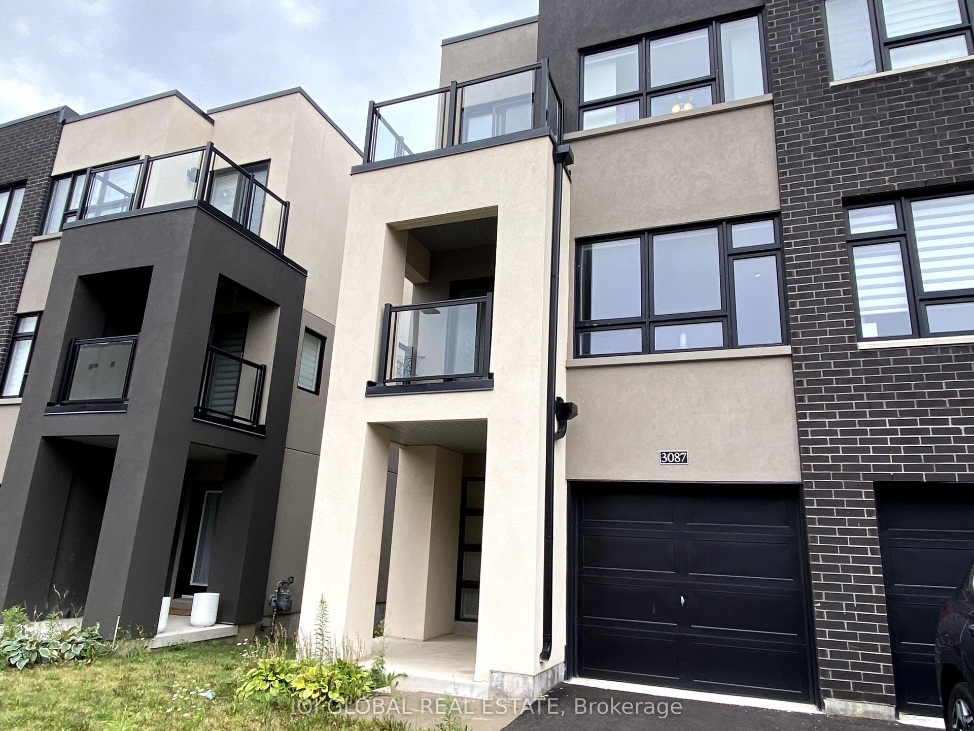 3087 Cherry Blossom Cmn Crescent, Burlington — Townhouse for lease, photo 1