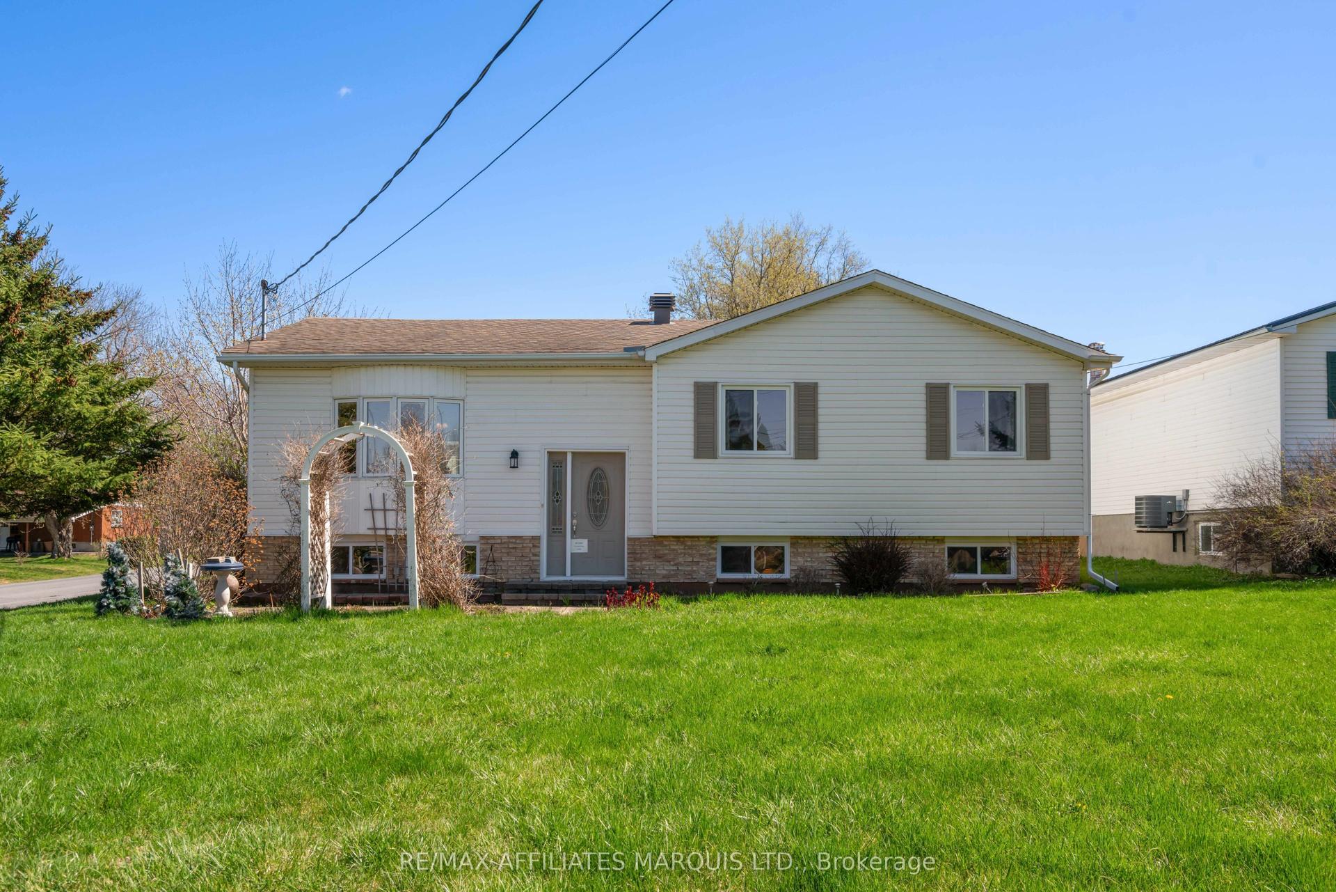 3497 Bruce Street — photo 1