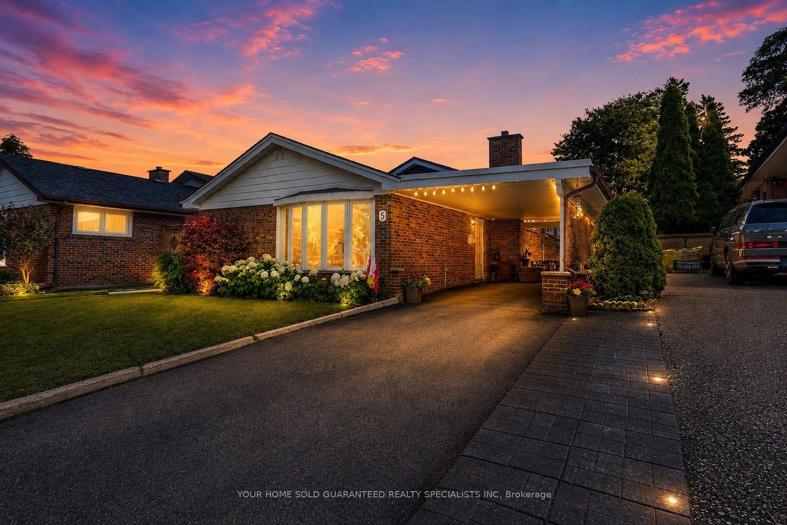 5 Hallow Crescent, Toronto — Detached for sale, photo 1