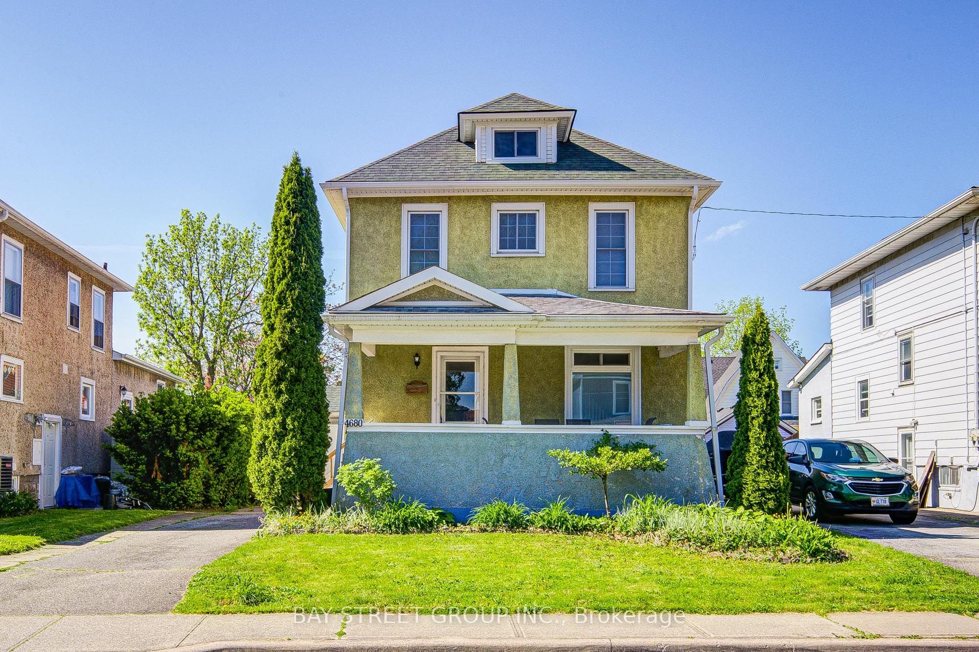 4680 Eastwood Crescent — photo 1
