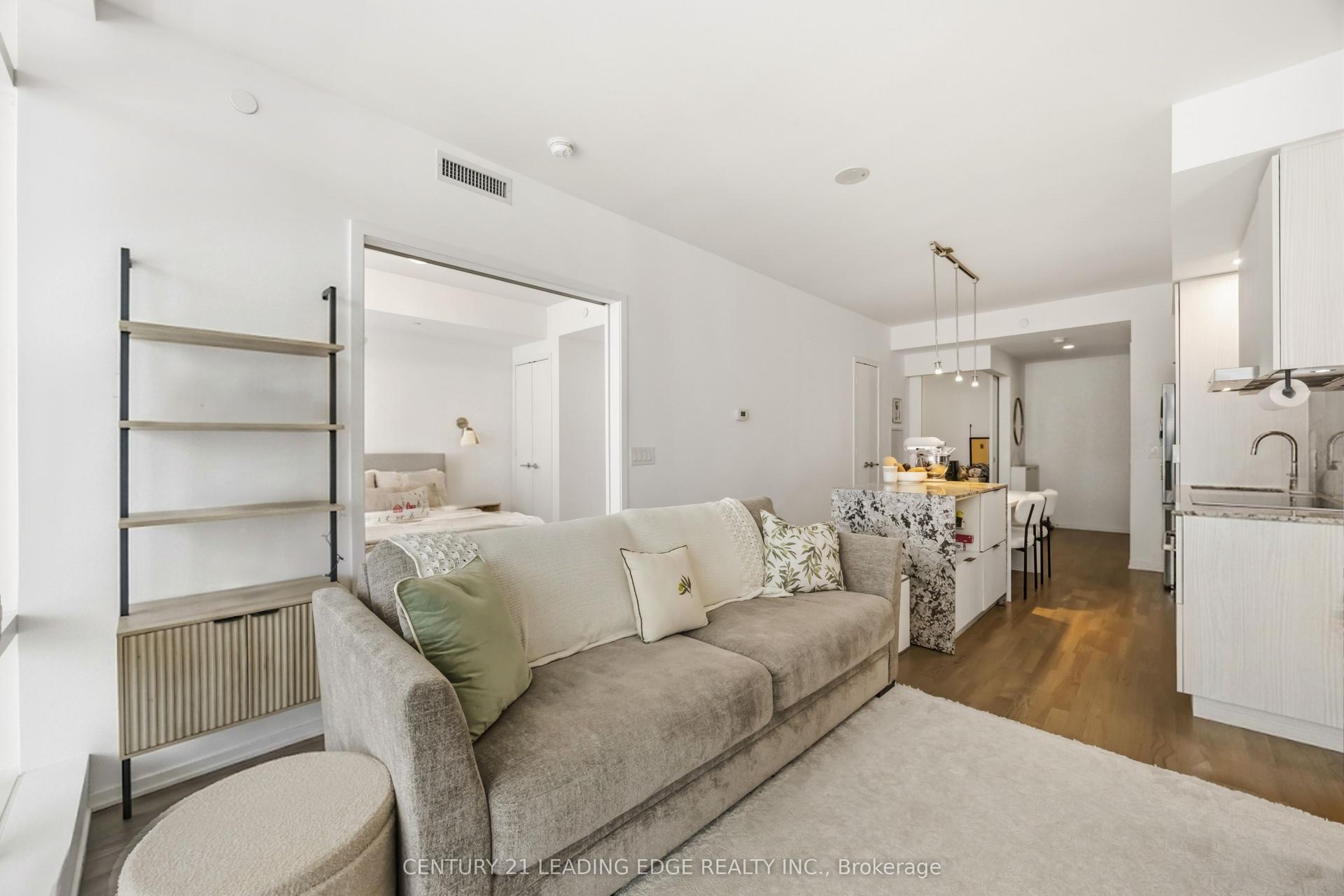 1 Bloor Street E 3308 #3308 — photo 1