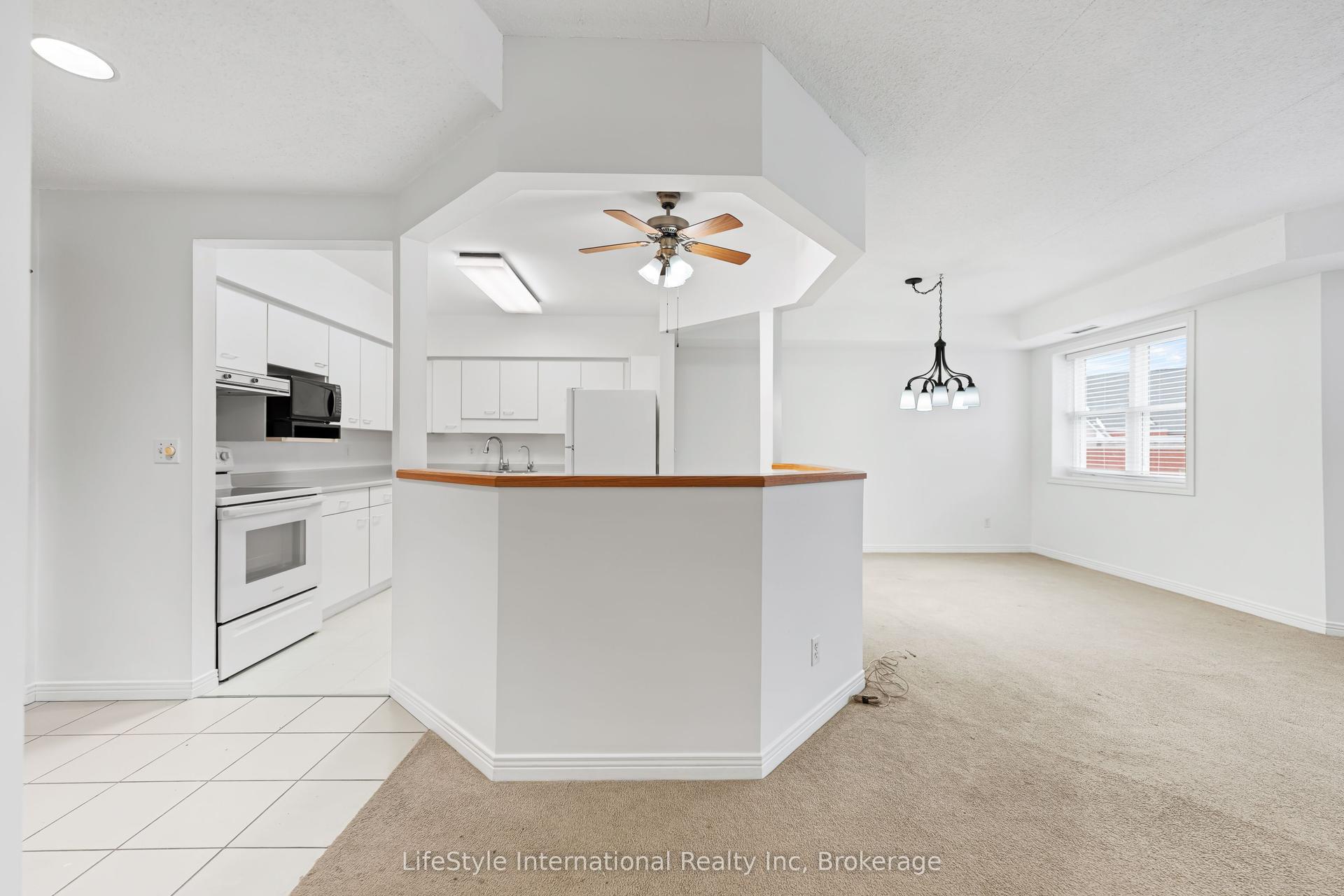 208 Silvercreek Parkway N 205 #205, Guelph — Condo for sale, photo 1