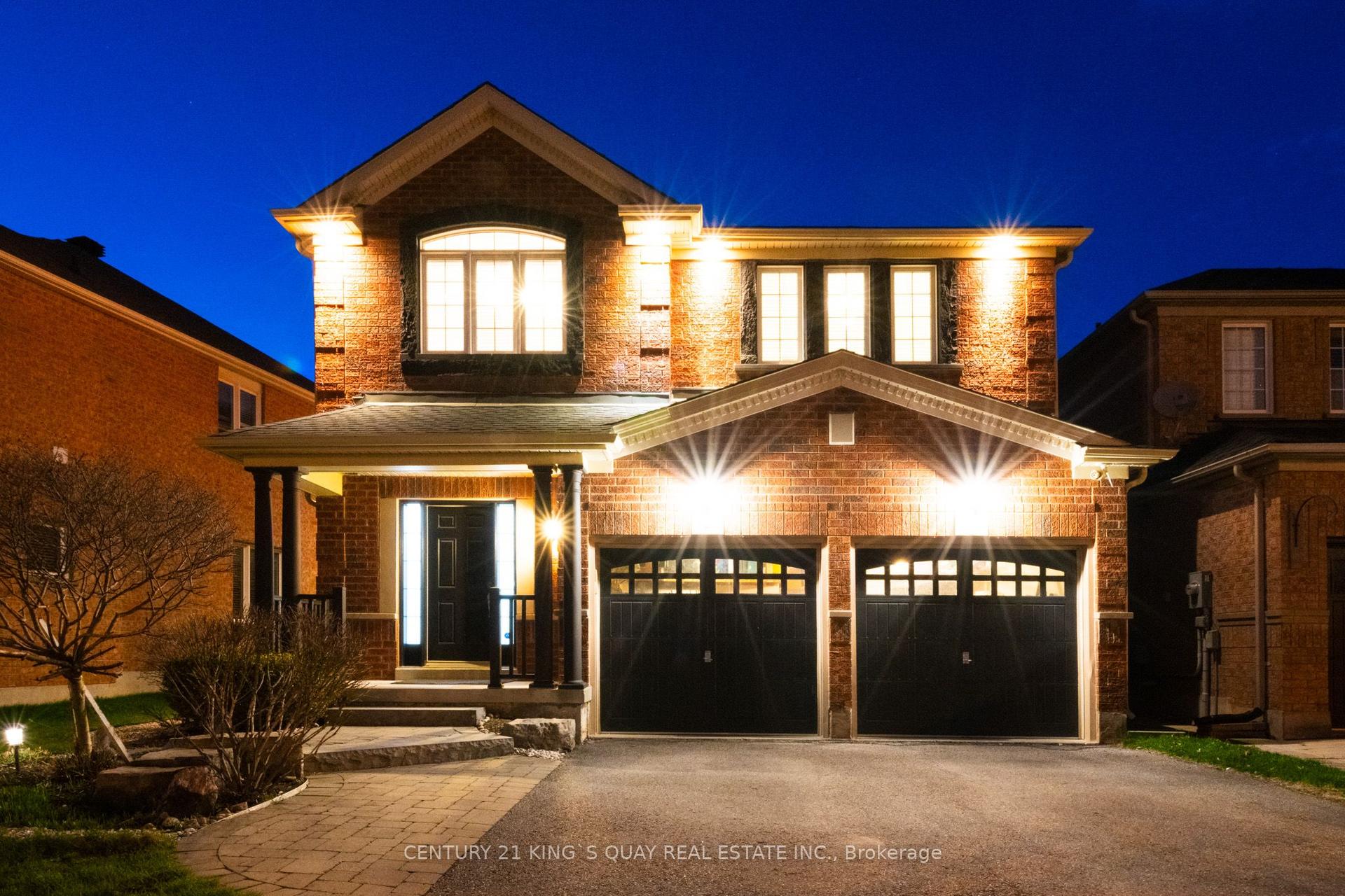 128 Richard Coulson Crescent — photo 1