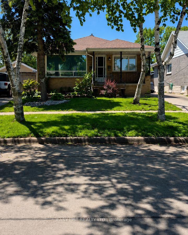 2371 Alexis Road — photo 1