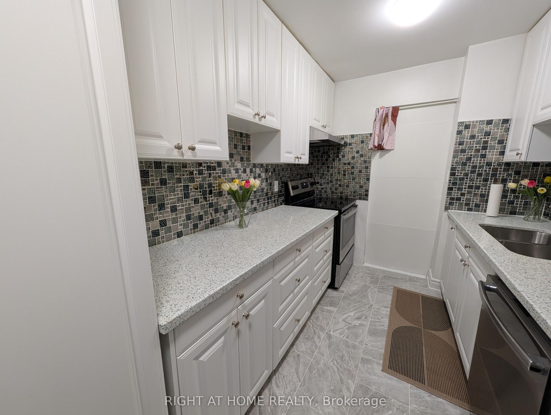 3 Massey Square 2407 #2407, Toronto — Condo for lease, photo 1