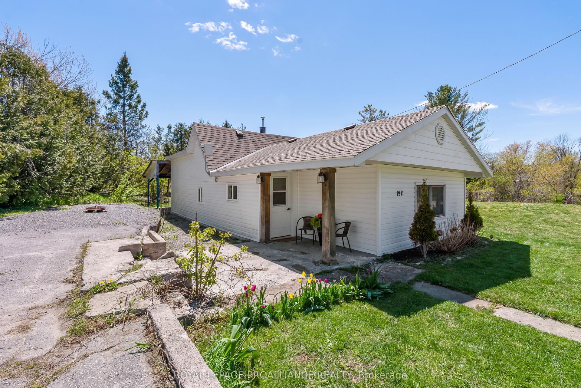 192 Crookston Road — photo 1