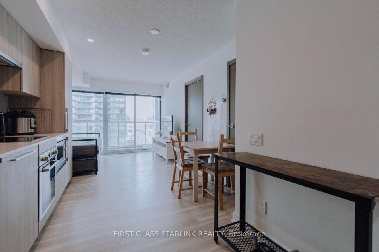 17 Bathurst Street 1609 #1609, Toronto — Condo for lease, photo 1