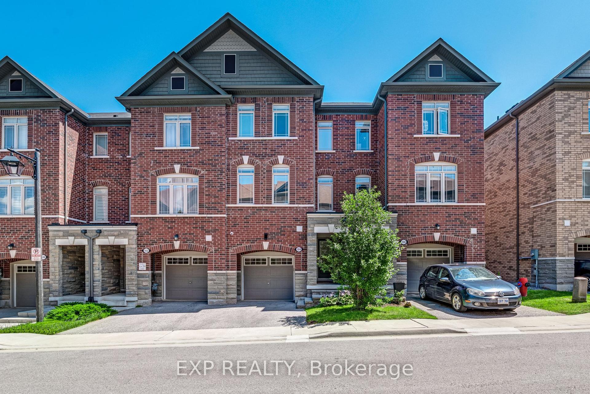 104 Gordon Circle, Newmarket — Townhouse for sale, photo 1