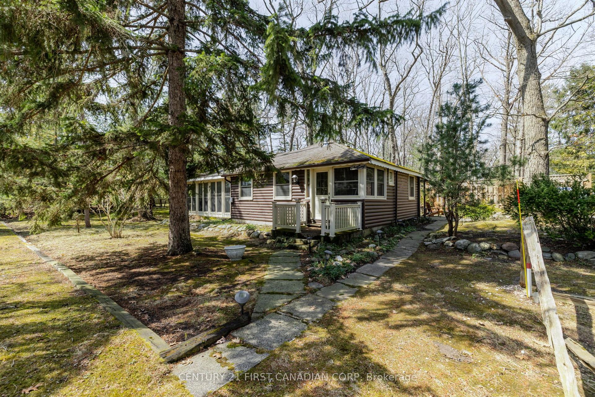 47 Heaman Crescent — photo 1