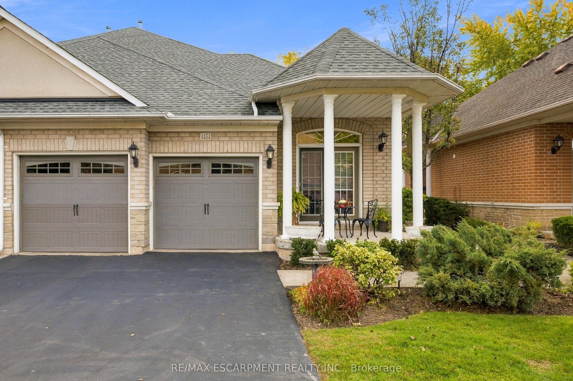 4151 Stonebridge Crescent, Burlington — Condo Town for sale, photo 1