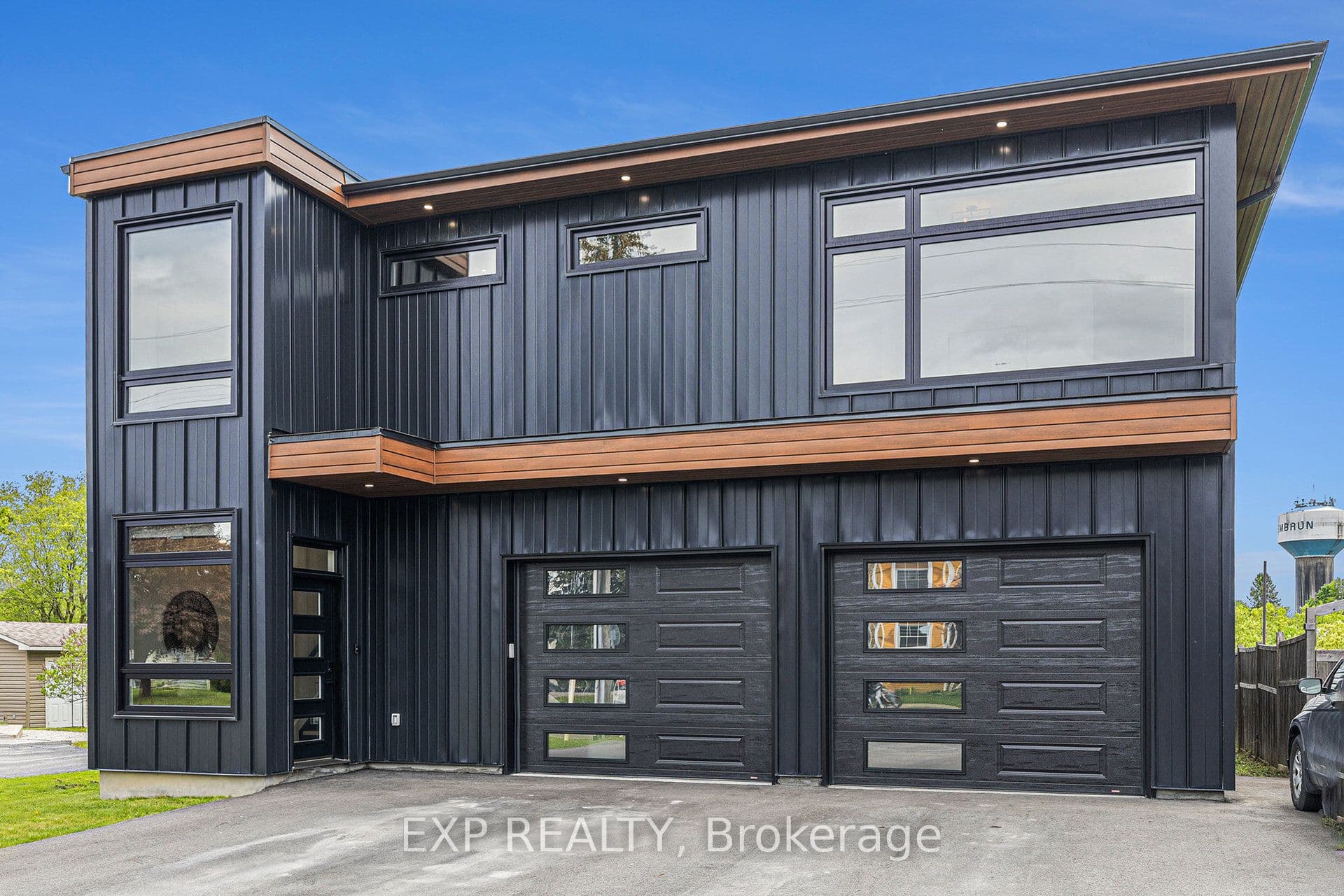 1056 Notre Dame Street — photo 1