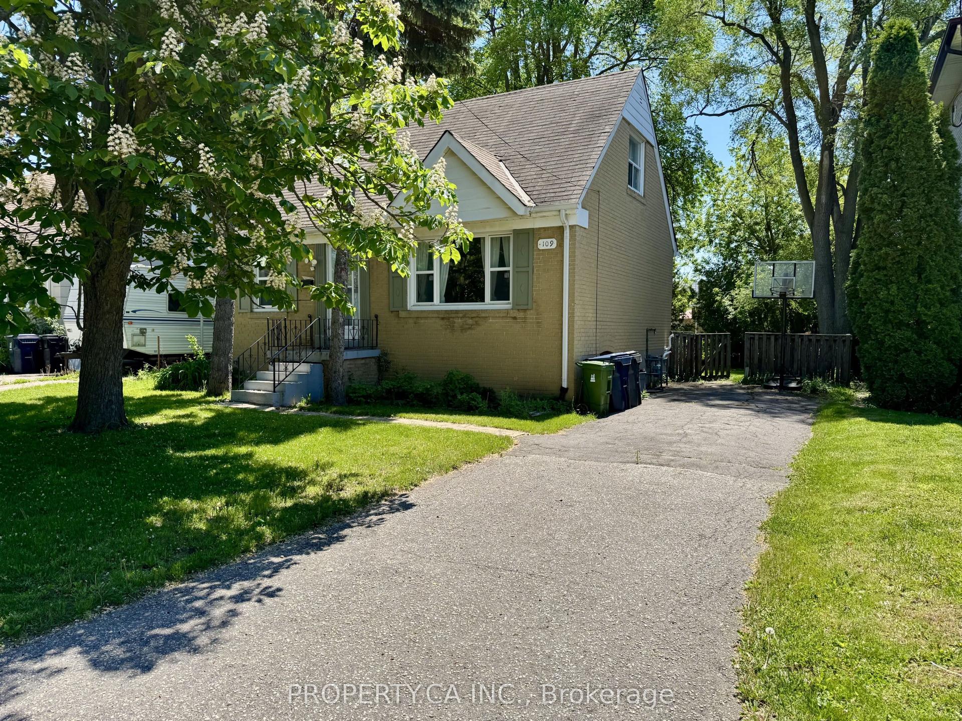 109 Pleasant Avenue, Toronto — Detached for sale, photo 1