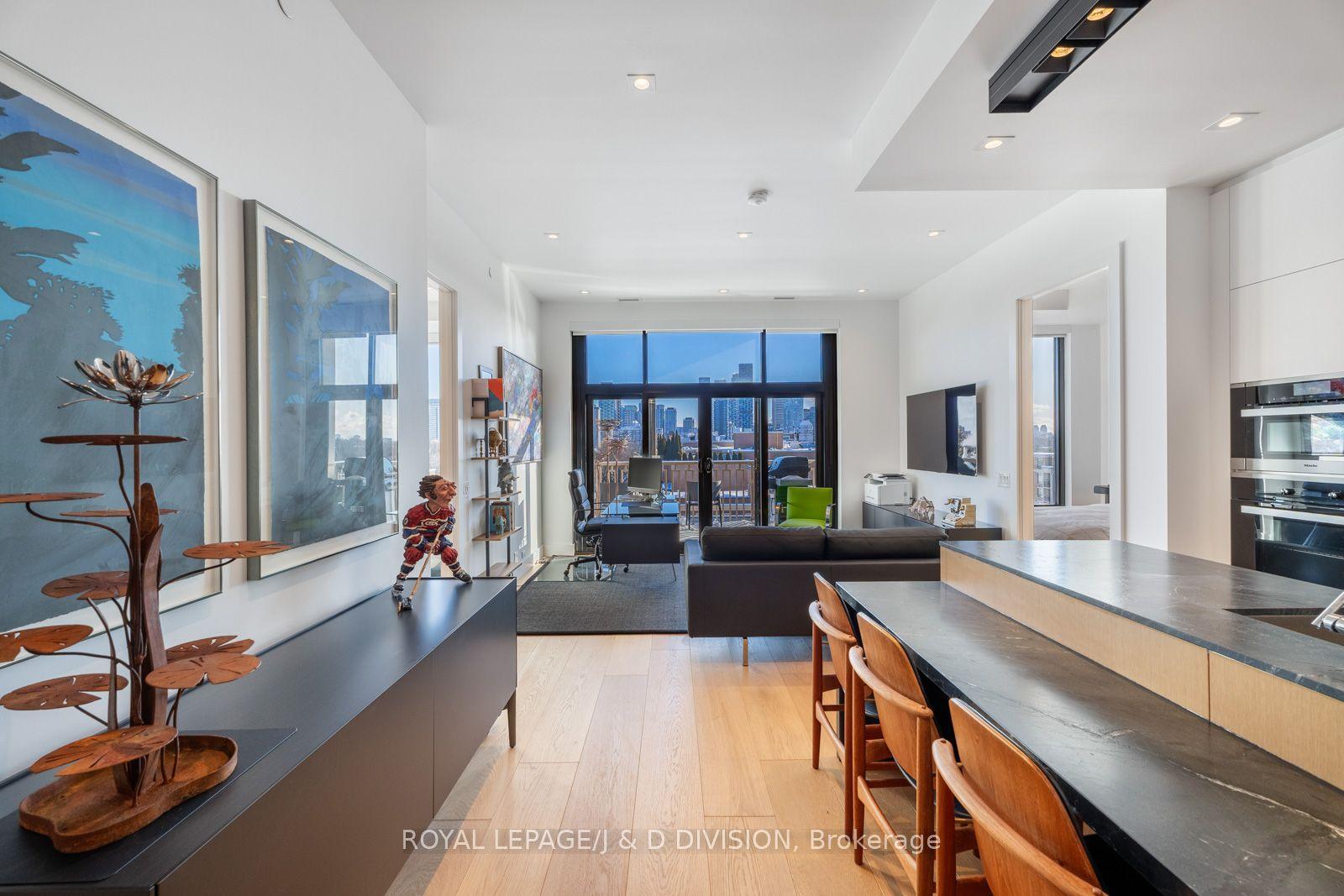 1 Strathgowan Avenue 710 #710 — photo 1