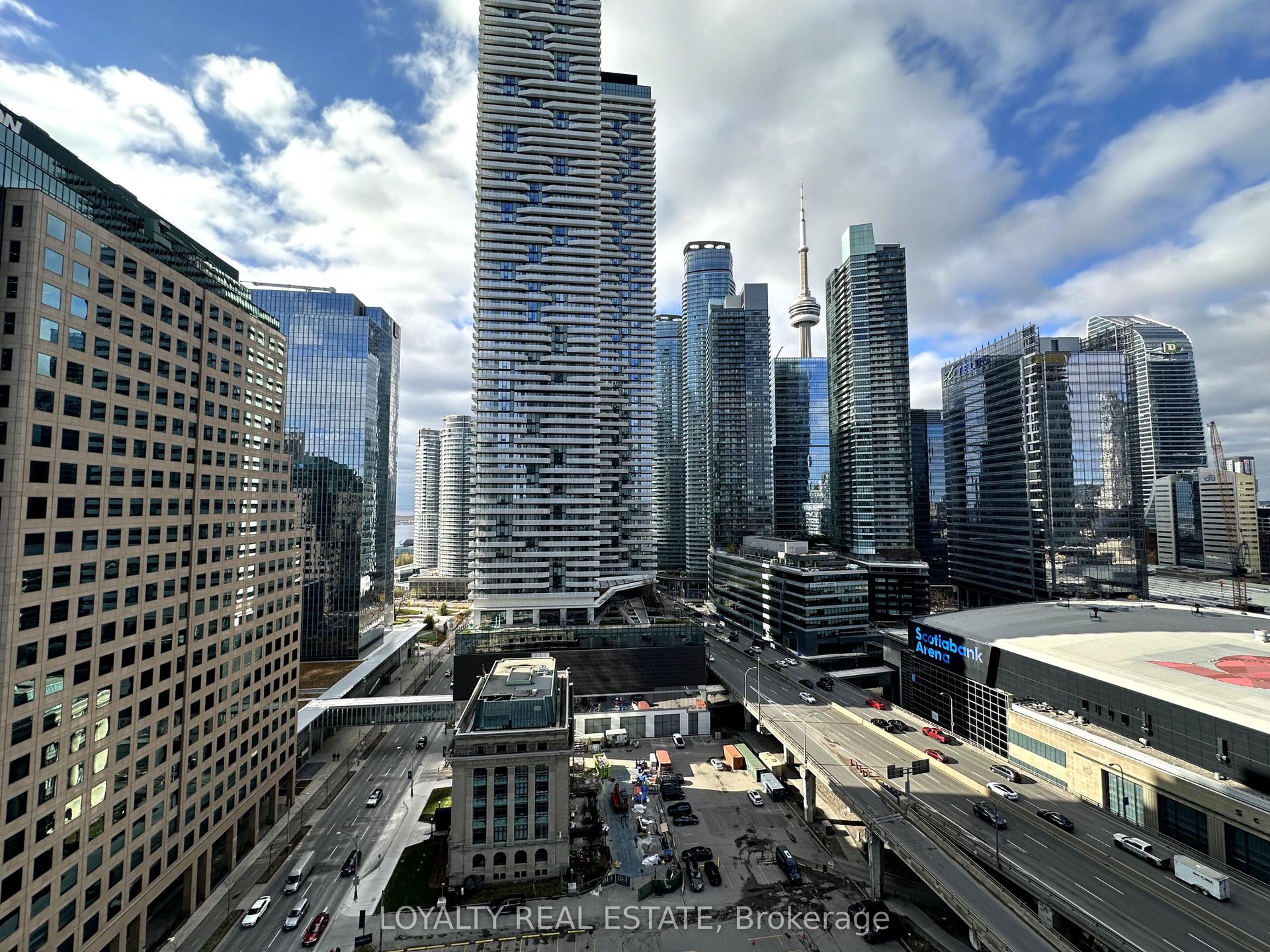 33 Bay Street 2101 #2101, Toronto — Condo for lease, photo 1