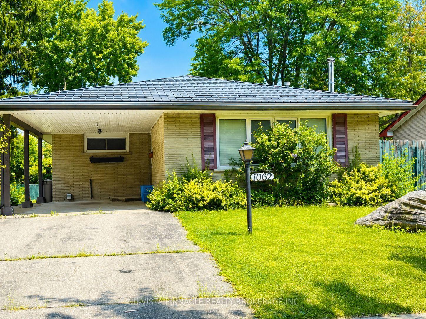 1062 Apache Road, London East — Detached for sale, photo 1