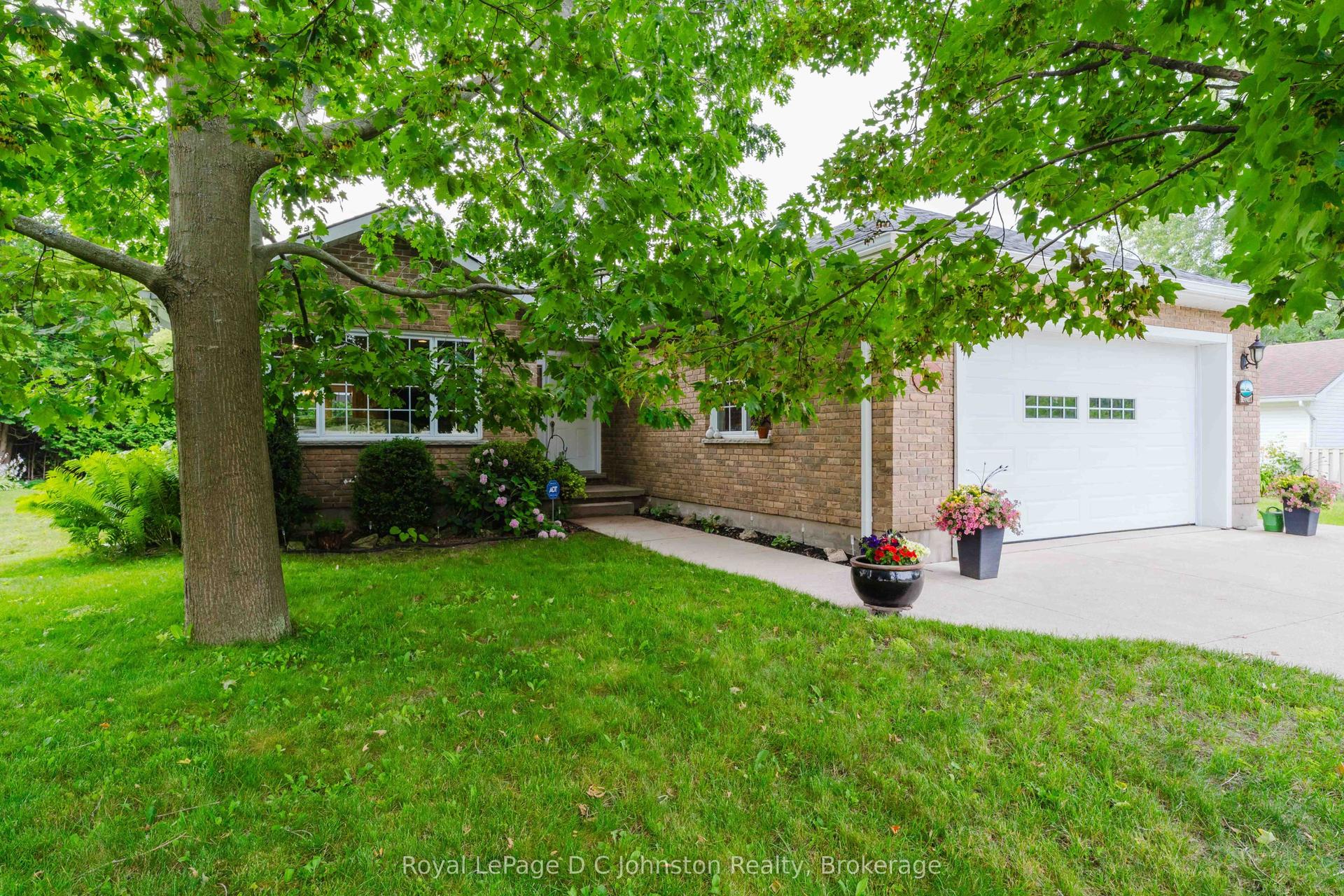 103 GRENVILLE Street N, Saugeen Shores — Detached for sale, photo 1