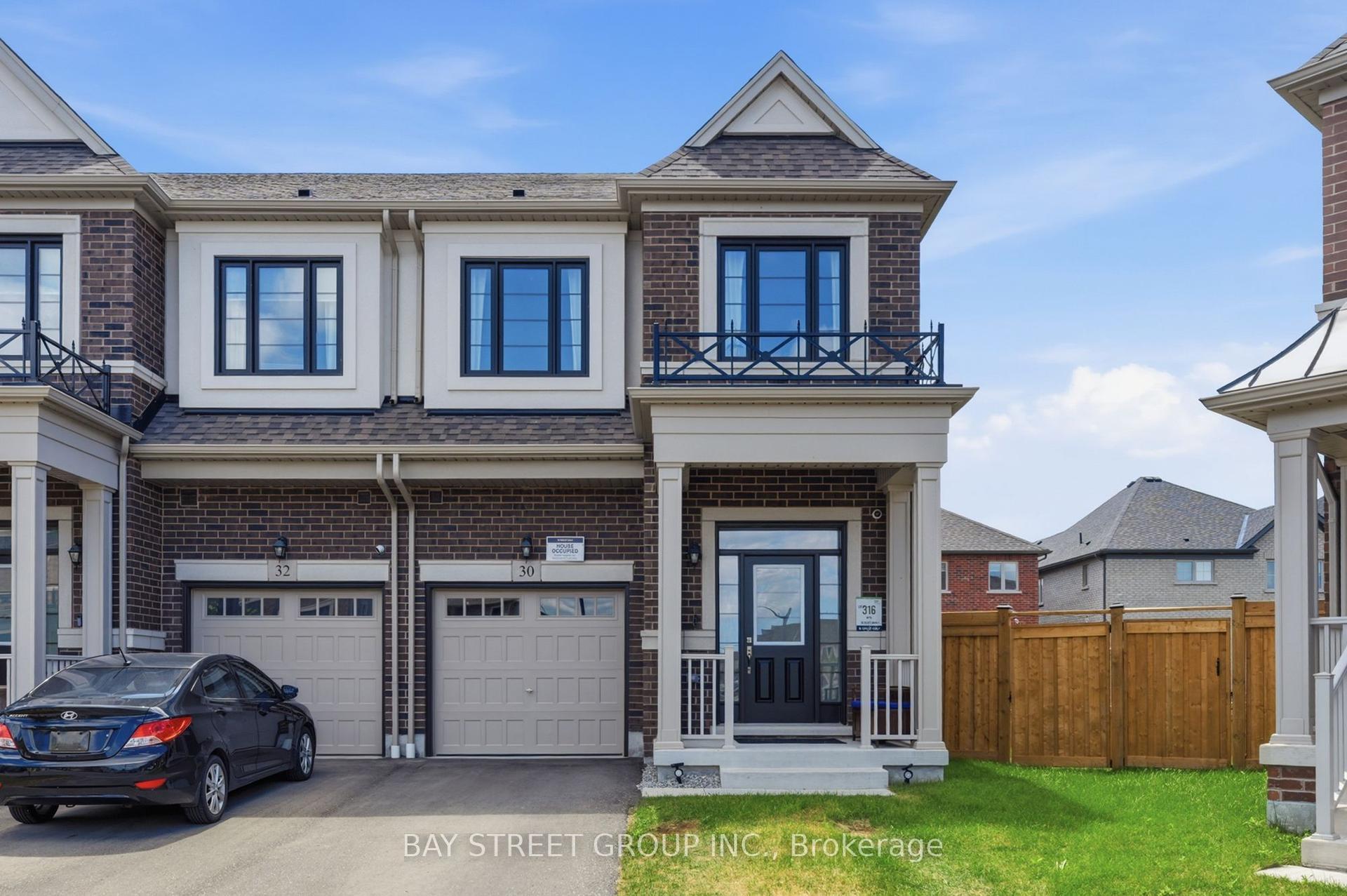 30 Velvet Drive, Whitby — Townhouse for sale, photo 1