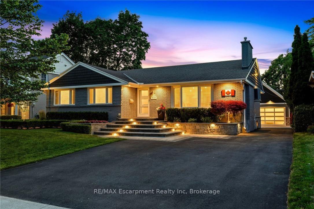 2113 Courtland Drive, Burlington — Detached for sale, photo 1