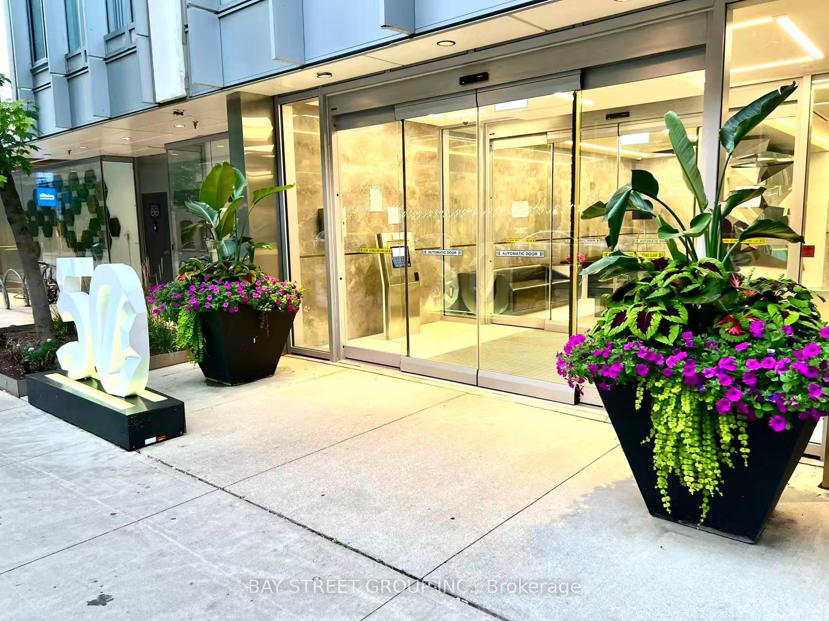 50 McCaul Street 906 #906, Toronto — Condo for lease, photo 1