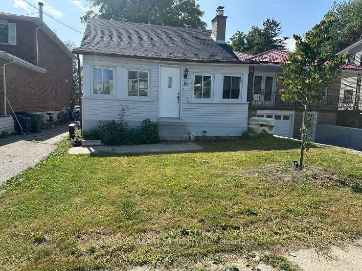 18 Phillip Avenue, Toronto — Detached for lease, photo 1
