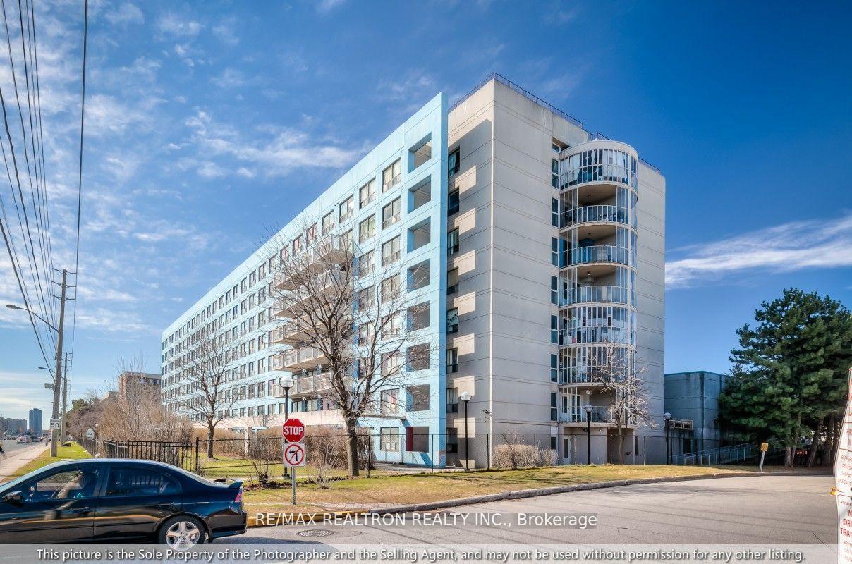 39 Kimbercroft Court 105 #105 — photo 1